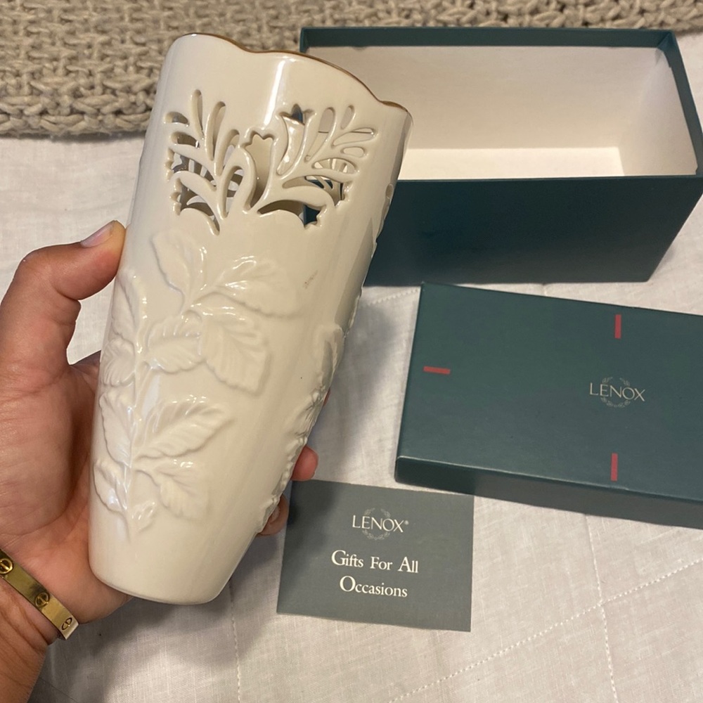 Lenox vase 🤍🤍🤍